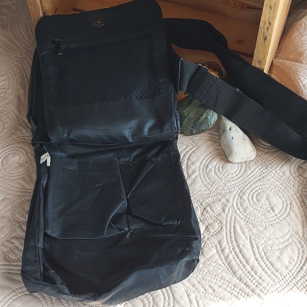 BUXTON BLACK LEATHER BACKPACK BAG - Picture 9 of 12